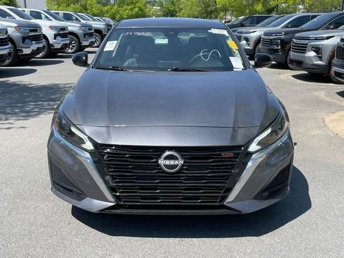Used 2025 Nissan Altima 2.5 SR FWD image 2
