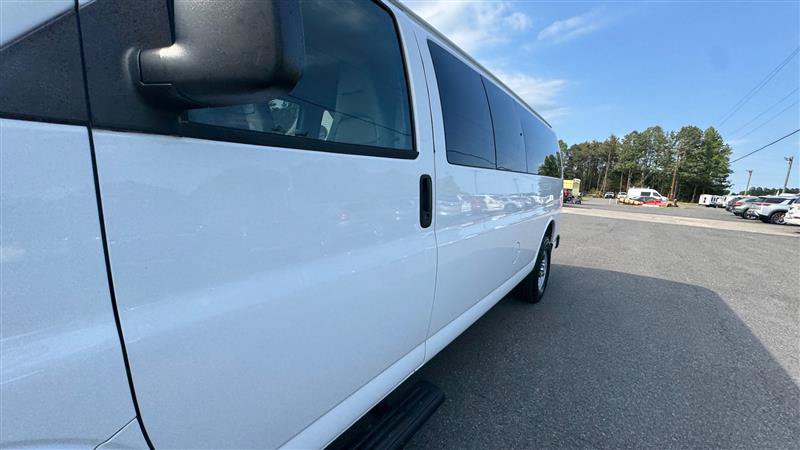 Used 2017 Chevrolet Express 3500 LS RWD image 14