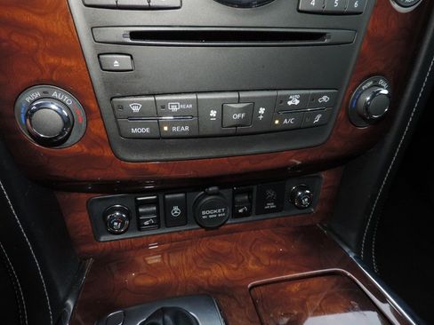 Used 2017 INFINITI QX80 2WD w/ Deluxe Technology Package image 28