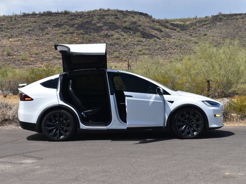 Used 2022 Tesla Model X AWD/4WD image 10