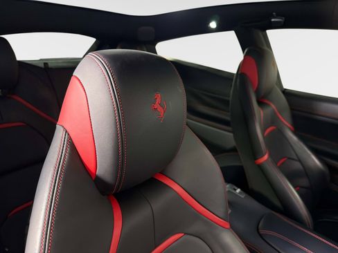 Used 2018 Ferrari GTC4Lusso T image 27