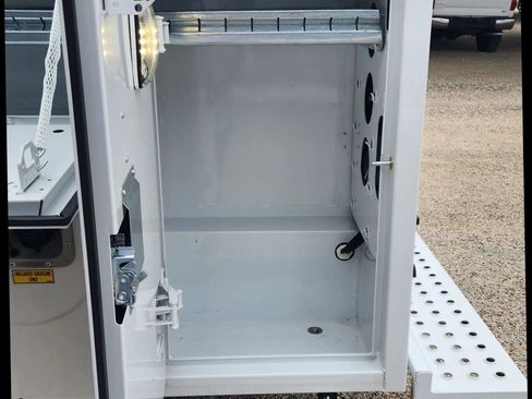 Used 2024 Ford E-350 and Econoline 350 Super Duty w/ Power Windows & Locks Group image 24