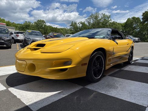 Used 2002 Pontiac Firebird Trans Am RWD image 9