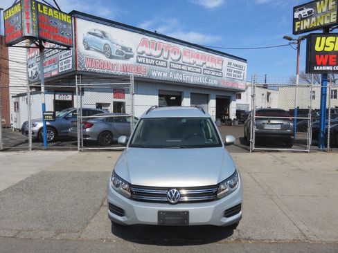 Used 2015 Volkswagen Tiguan S image 6