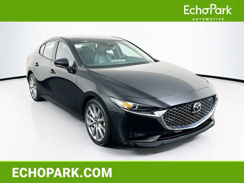 Used 2022 MAZDA MAZDA3 s FWD image 1