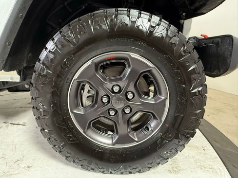 Used 2021 Jeep Gladiator Rubicon image 9