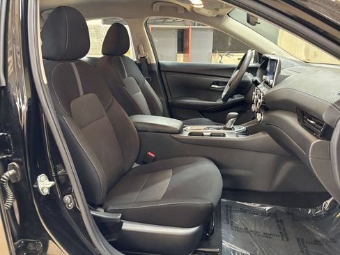 Used 2025 Nissan Sentra SV FWD image 33