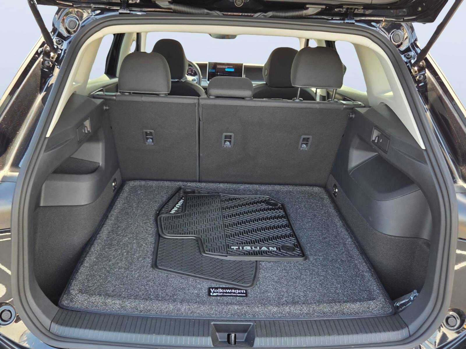 Used 2026 Volkswagen Tiguan S FWD image 14