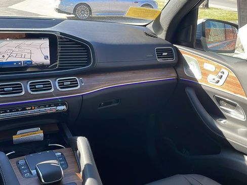 Certified 2025 Mercedes-Benz GLS 450 4MATIC image 26