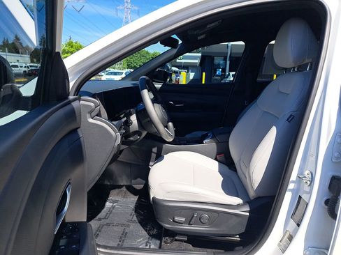 Used 2025 Hyundai Santa Cruz SEL FWD image 10