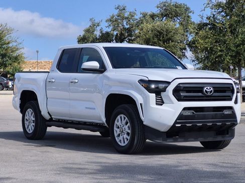 Used 2024 Toyota Tacoma SR5 RWD image 7