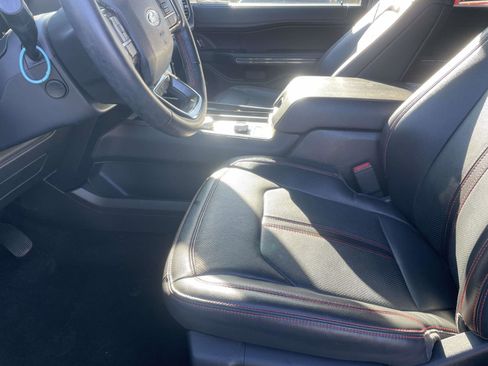 Used 2022 Ford Expedition Max Limited image 17