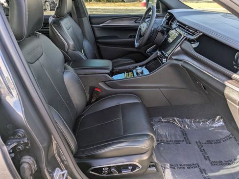 Used 2023 Jeep Grand Cherokee Overland w/ Luxury Tech Group IV image 20