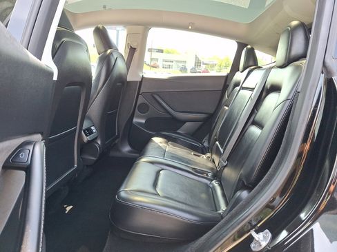 Used 2023 Tesla Model Y AWD image 10
