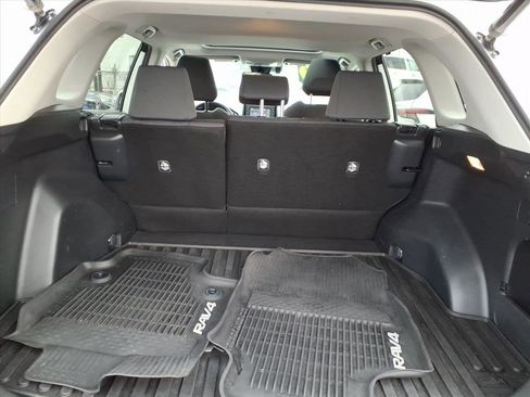 Used 2019 Toyota RAV4 XLE image 12