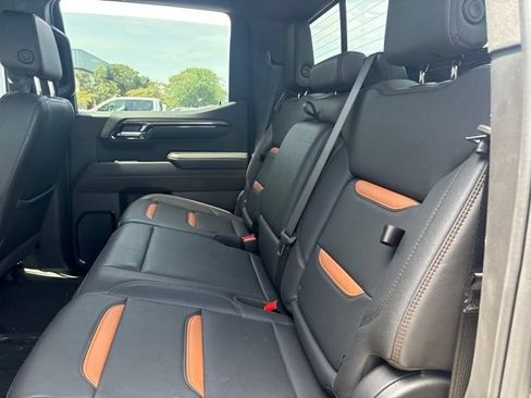 Used 2024 GMC Sierra 1500 AT4 w/ Technology Package AWD/4WD image 9