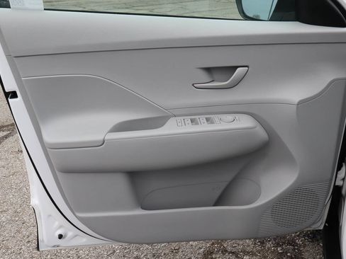 Used 2025 Hyundai Kona SEL image 13