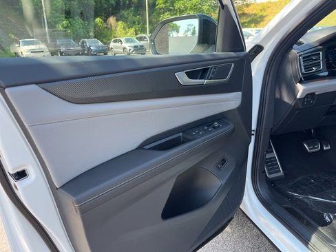 New 2025 Volkswagen Atlas Cross Sport SEL R-Line image 5