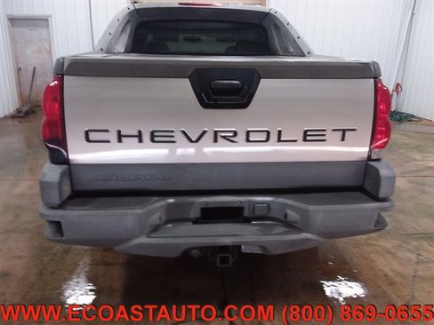 Used 2002 Chevrolet Avalanche 4x4 w/ Off-Road Suspension Pkg image 8