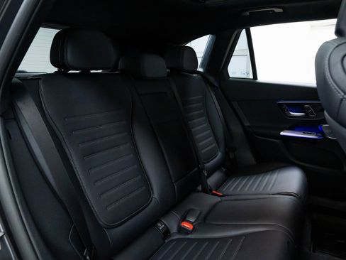 Used 2025 Mercedes-Benz GLC 350e 4MATIC image 23