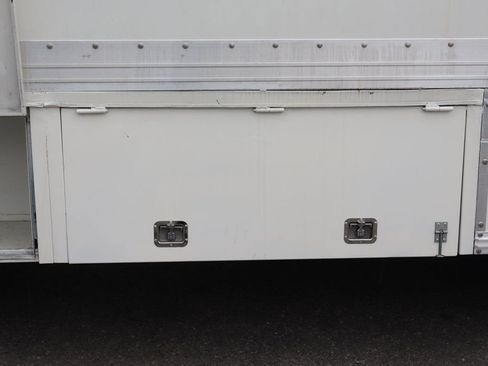 Used 2016 Ford F650 2WD Crew Cab Super Duty image 7