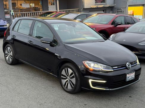 Used 2019 Volkswagen e-Golf SEL Premium image 3