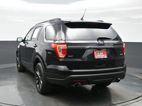 Used 2019 Ford Explorer XLT w/ Equipment Group 202A image 4