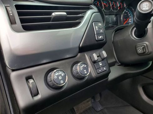 Used 2020 Chevrolet Suburban LT w/ Luxury Package AWD/4WD image 14