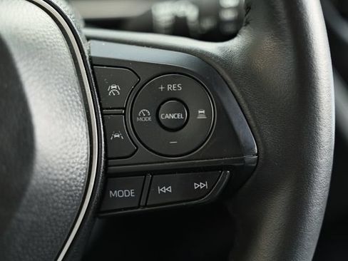 Used 2026 Toyota Corolla Cross XLE FWD image 33