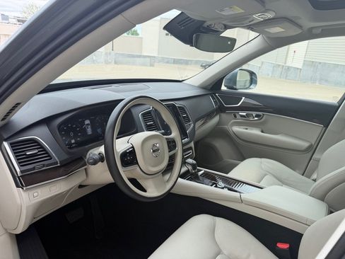 Used 2018 Volvo XC90 T6 Momentum w/ Convenience Package AWD/4WD image 15