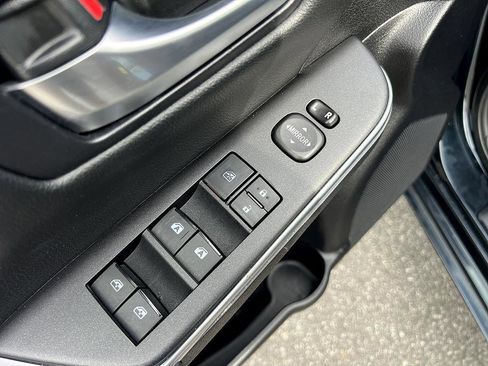 Used 2015 Toyota Camry SE image 10