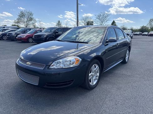 Used 2016 Chevrolet Impala LT FWD image 3