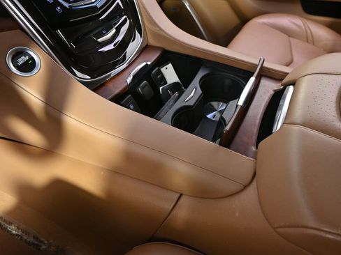 Used 2016 Cadillac Escalade Platinum AWD/4WD image 32