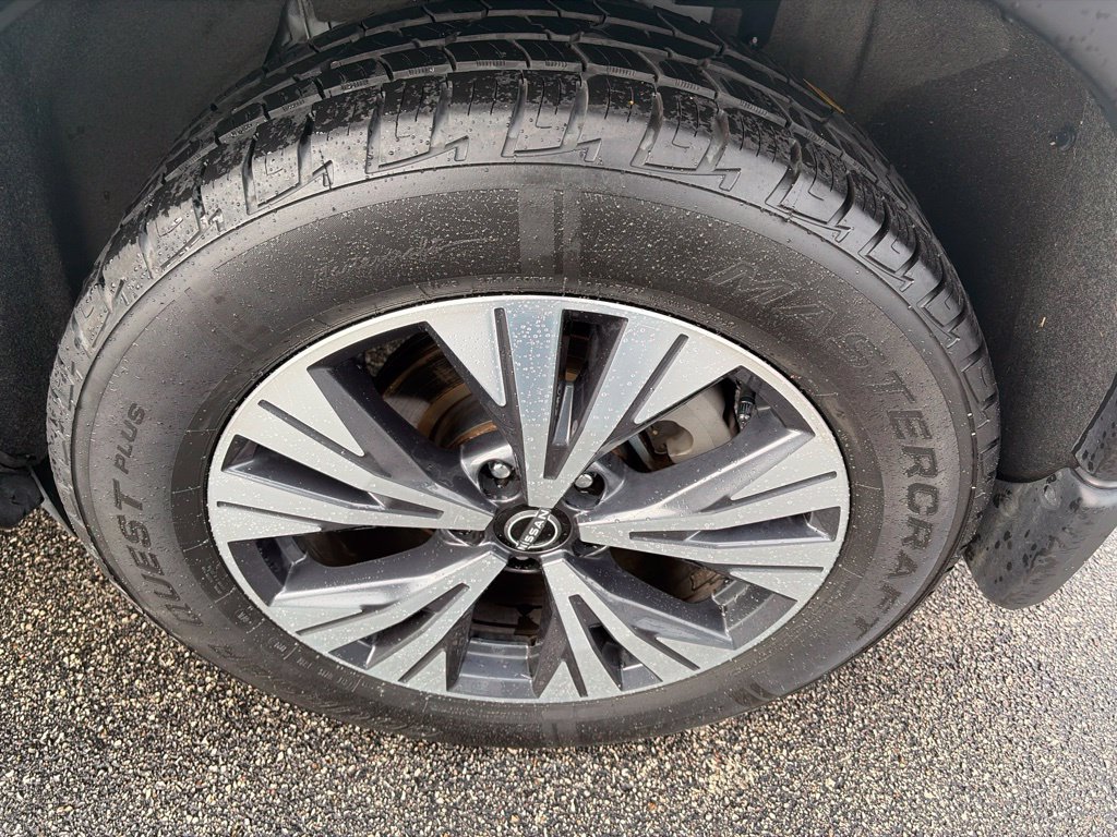 Used 2023 Nissan Rogue SV FWD image 32