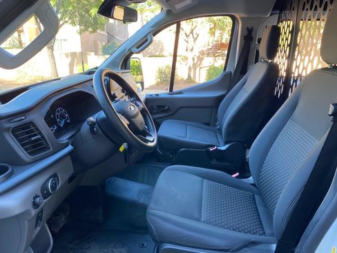 Used 2025 Ford Transit 250 Low Roof w/ Exterior Upgrade Package RWD image 28
