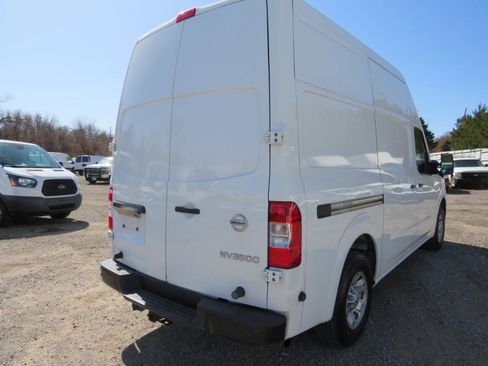 Used 2017 Nissan NV 3500 SV RWD image 6