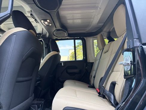 Used 2021 Jeep Wrangler Unlimited Sport AWD/4WD image 18