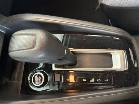 Used 2025 Nissan Versa SV FWD image 28