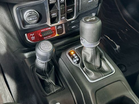 Used 2025 Jeep Wrangler Unlimited Sport AWD/4WD image 24