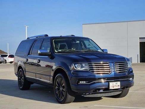 Used 2015 Lincoln Navigator L 2WD image 2