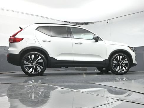 Used 2025 Volvo XC40 B5 Ultra AWD/4WD image 40