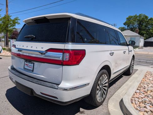 Used 2019 Lincoln Navigator Reserve AWD/4WD image 5