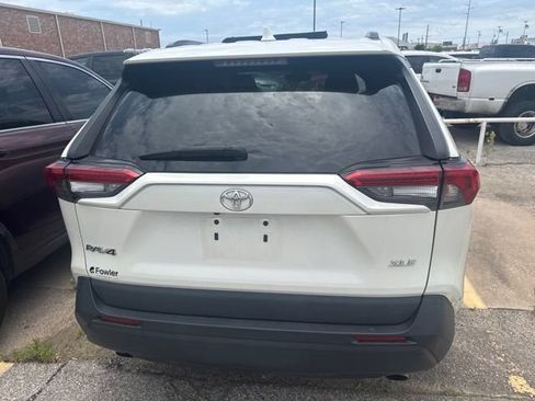 Used 2022 Toyota RAV4 XLE Premium FWD image 4