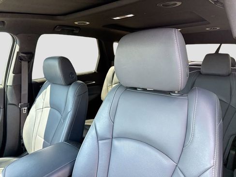 Used 2024 Buick Enclave Essence w/ Experience Buick Package FWD image 12