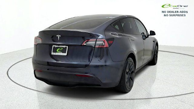 Used 2025 Tesla Model Y Long Range RWD image 8
