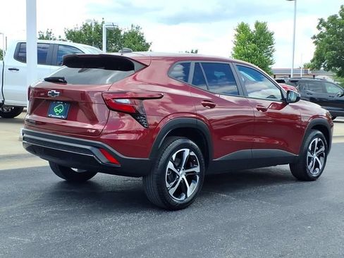 Certified 2025 Chevrolet Trax RS w/ Driver Confidence Package FWD image 5