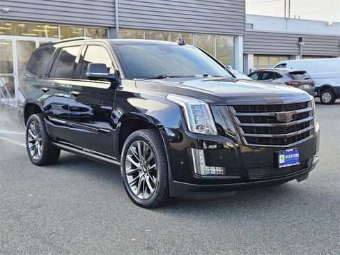 Used 2020 Cadillac Escalade Premium Luxury w/ Escalade Sport Edition image 7