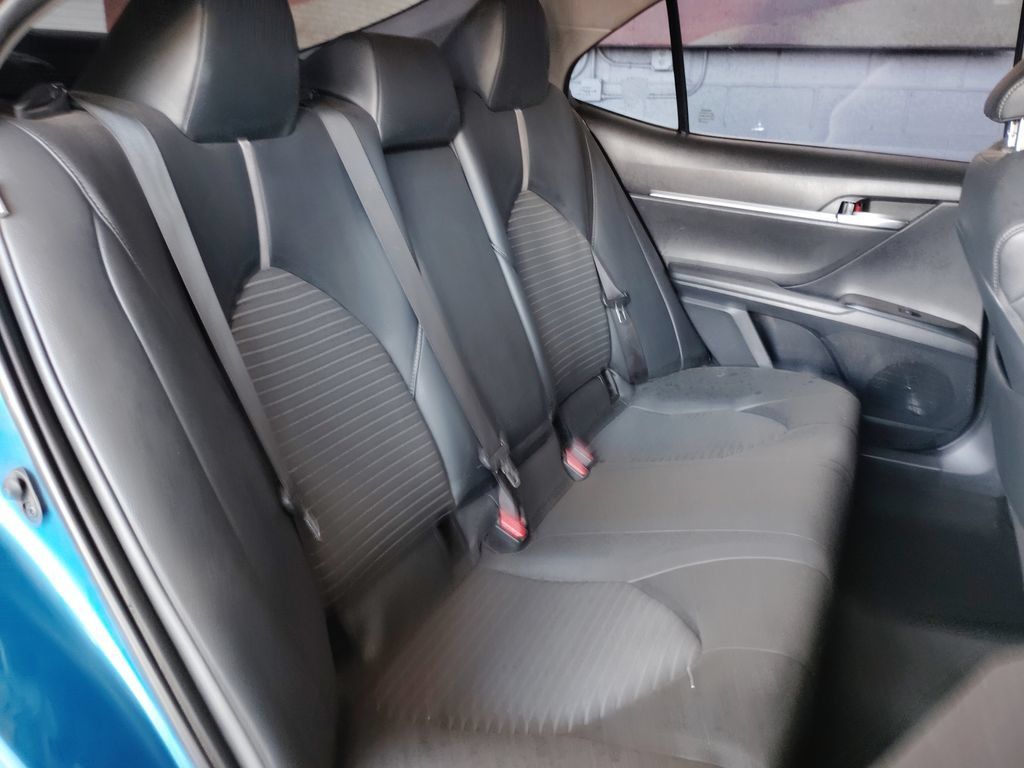 Used 2019 Toyota Camry SE w/ Carpet Mat Package FWD image 18