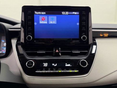 Used 2022 Toyota Corolla LE image 25