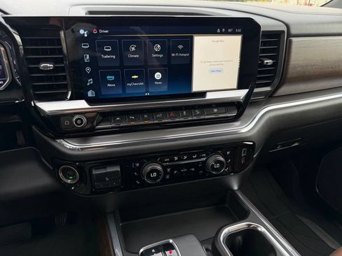 Used 2023 Chevrolet Silverado 1500 High Country w/ Technology Package AWD/4WD image 24